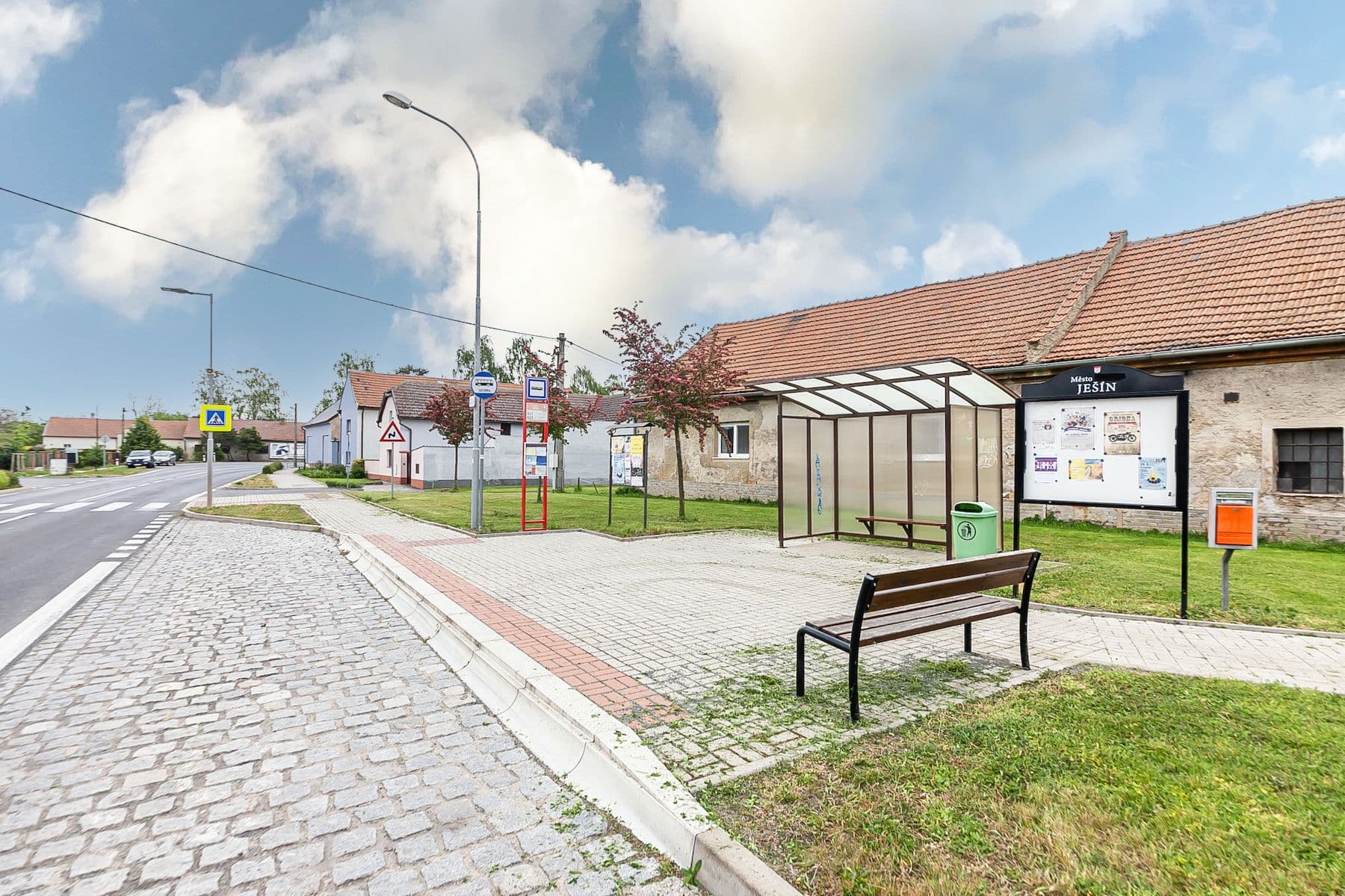 Predaj pozemku 1.161 m², Ješín, Velvary, Středočeský kraj Predaj pozemku 1.161 m², Ješín, Velvary, Středočeský kraj