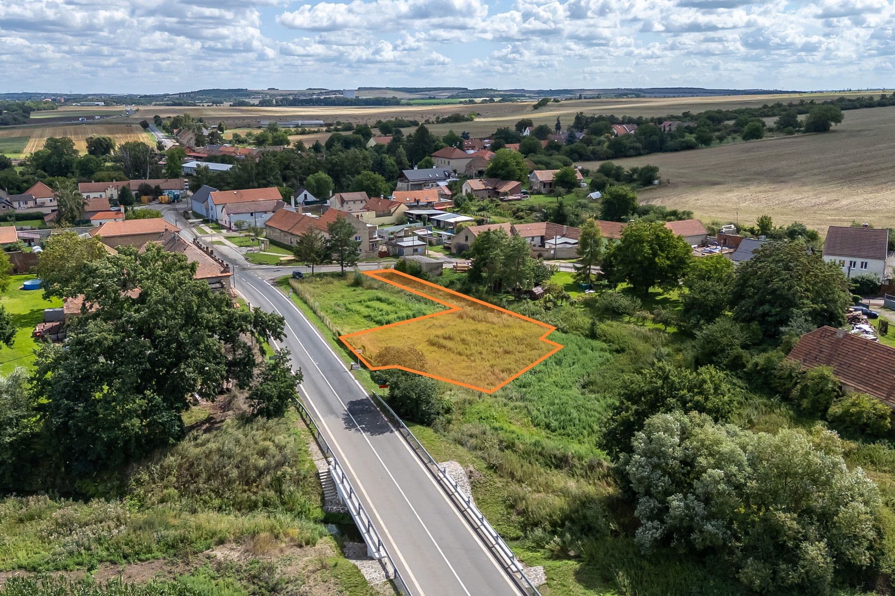Predaj pozemku 1.161 m², Ješín, Velvary, Středočeský kraj Predaj pozemku 1.161 m², Ješín, Velvary, Středočeský kraj