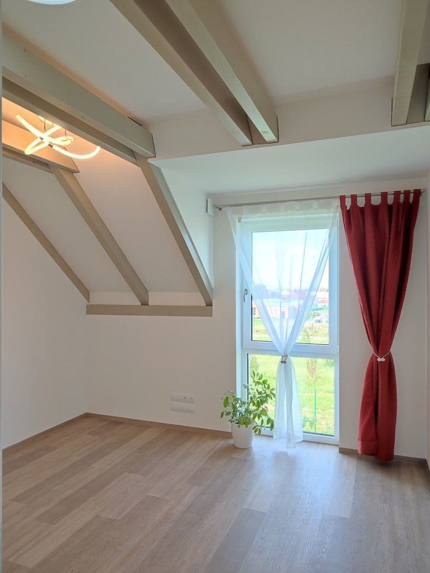 Prenájom domu 150 m², pozemek 320 m², Nad Rybníkem, Herink, Středočeský kraj Prenájom domu 150 m², pozemek 320 m², Nad Rybníkem, Herink, Středočeský kraj