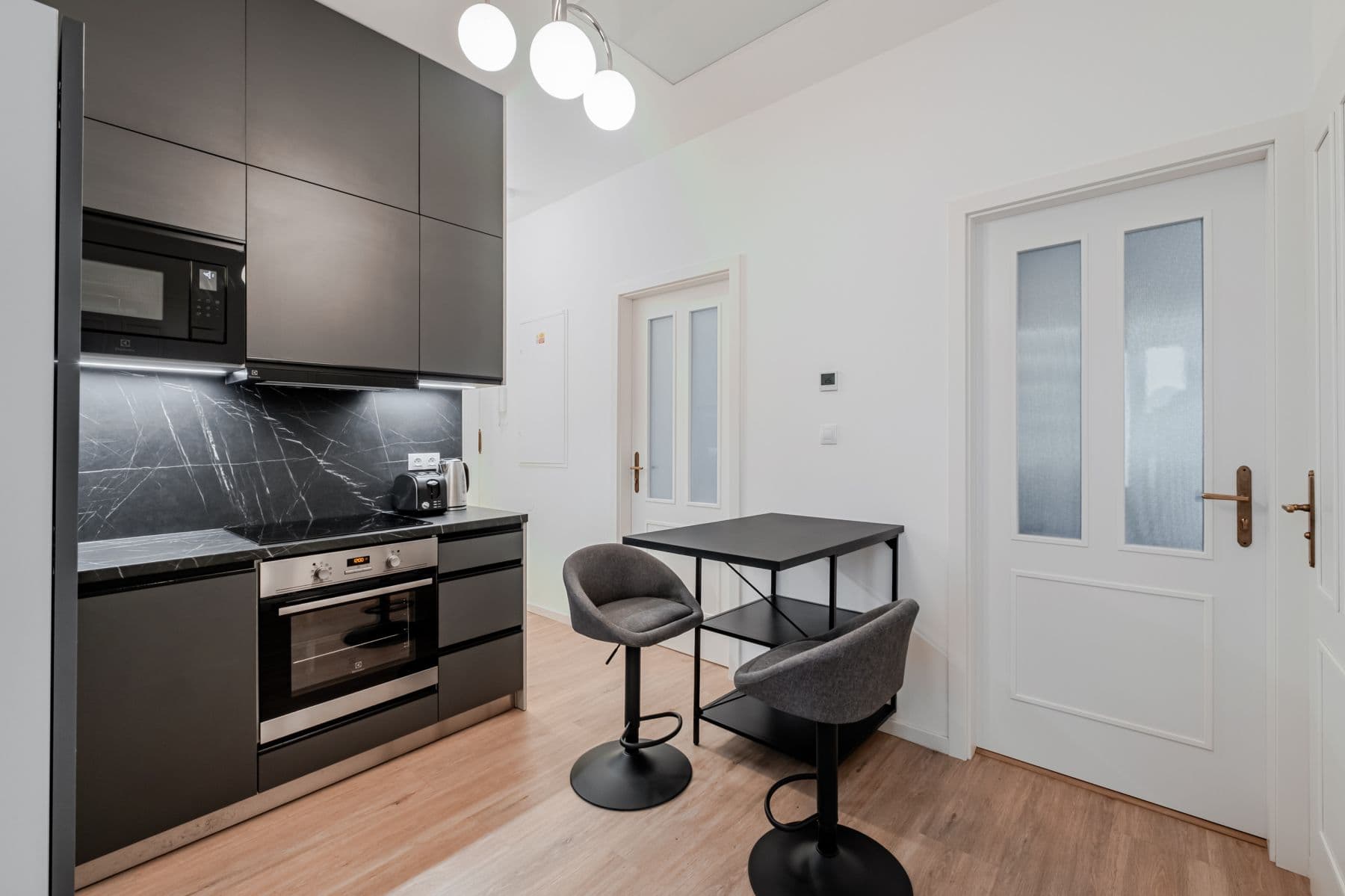 Prenájom bytu 76 m², Chodská, Praha, Praha Prenájom bytu 76 m², Chodská, Praha, Praha