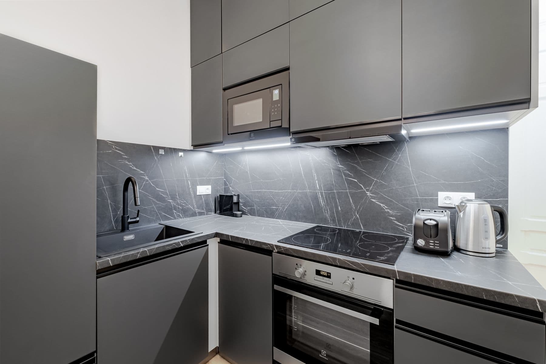 Prenájom bytu 76 m², Chodská, Praha, Praha Prenájom bytu 76 m², Chodská, Praha, Praha