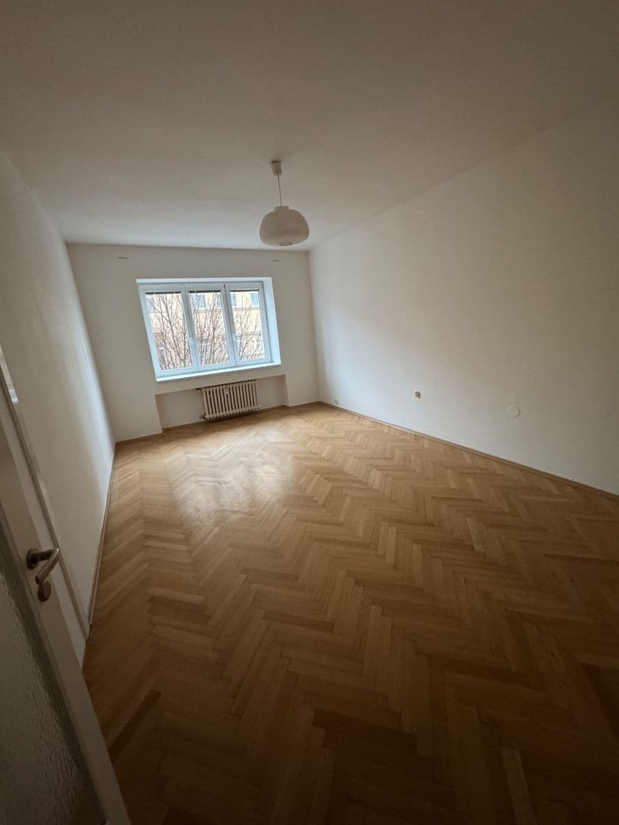 Prenájom bytu 2-izbový 85 m², Jiráskova, Brno, Jihomoravský kraj Prenájom bytu 2-izbový 85 m², Jiráskova, Brno, Jihomoravský kraj