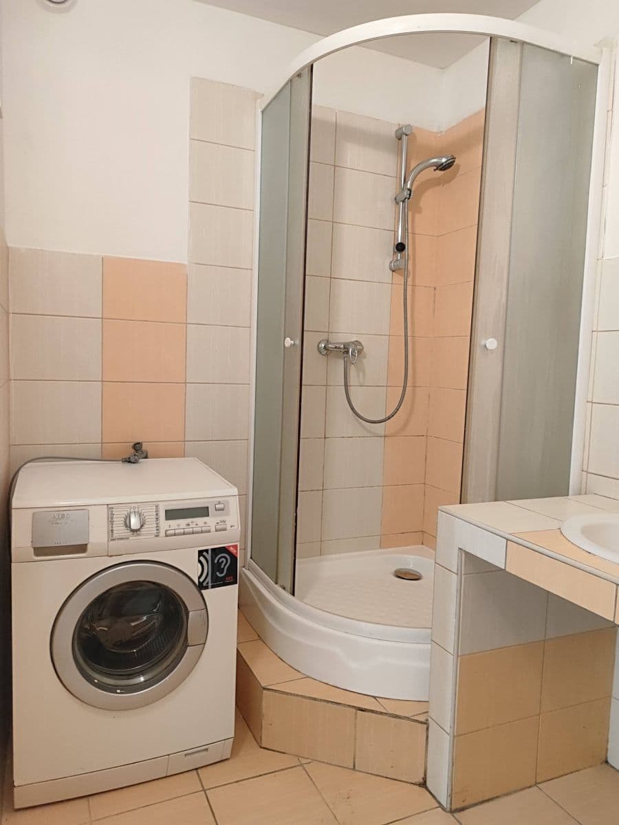Prenájom bytu 2-izbový 60 m², Švabinského, Valašské Meziříčí, Zlínský kraj Prenájom bytu 2-izbový 60 m², Švabinského, Valašské Meziříčí, Zlínský kraj