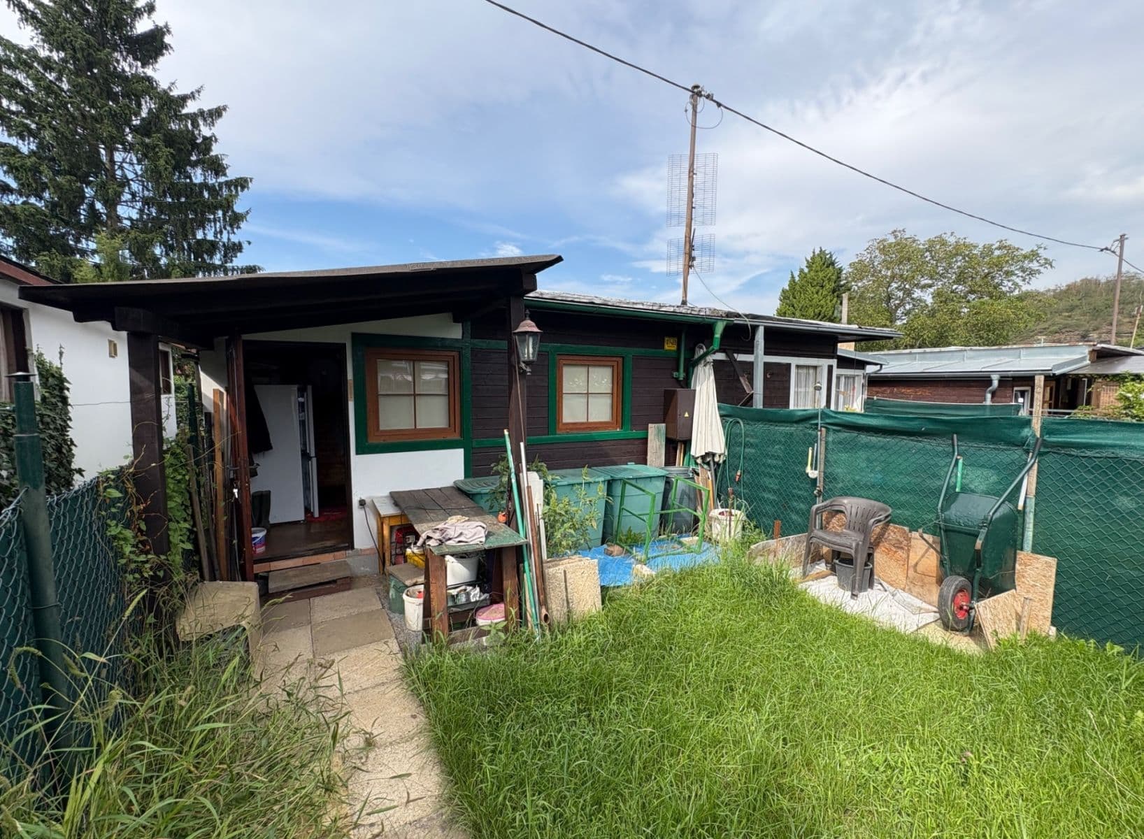 Predaj rekreačného objektu 16 m², pozemek 30 m², Jedličkovy Lázně, Černošice, Středočeský kraj Predaj rekreačného objektu 16 m², pozemek 30 m², Jedličkovy Lázně, Černošice, Středočeský kraj