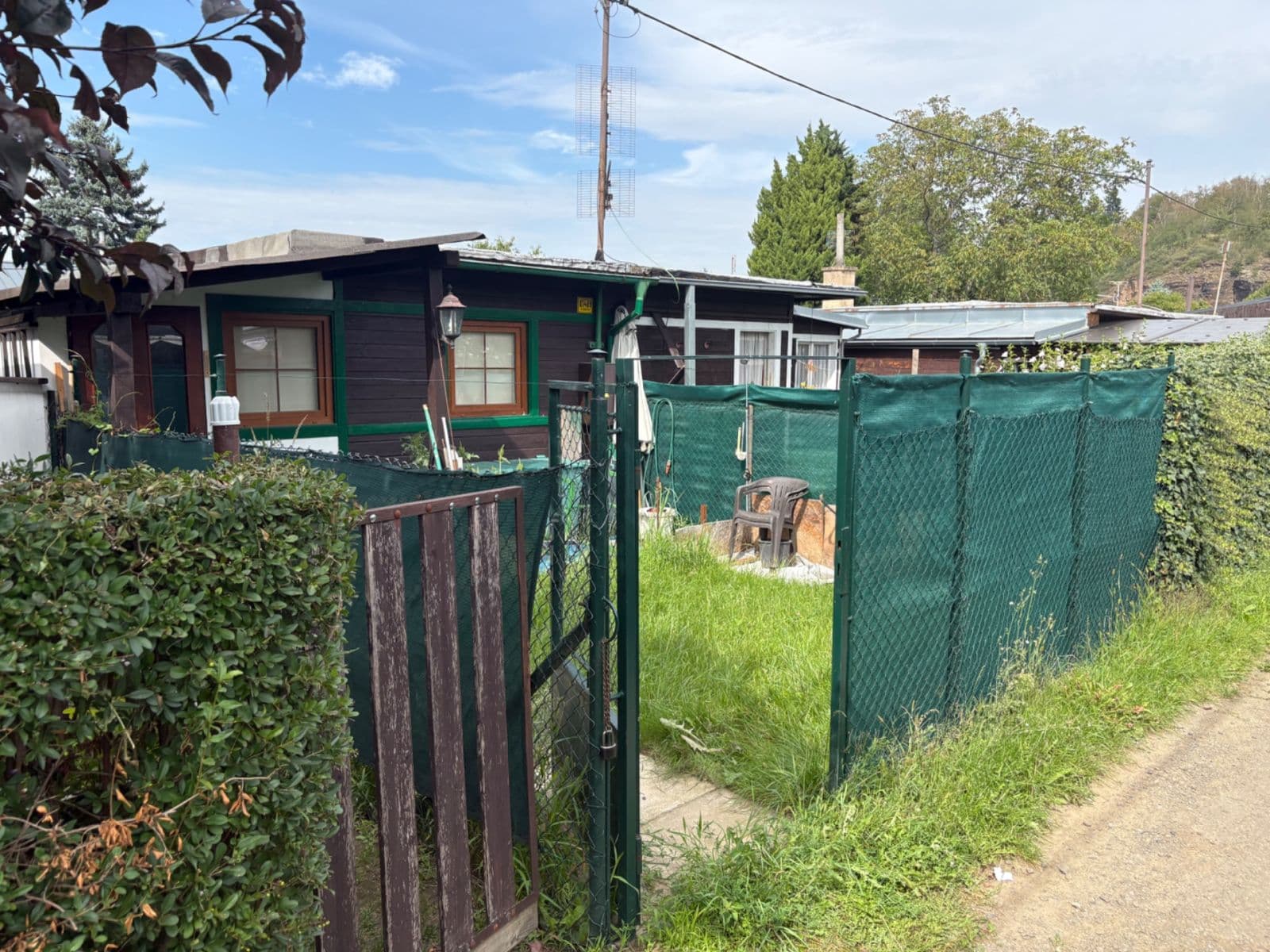 Predaj rekreačného objektu 16 m², pozemek 30 m², Jedličkovy Lázně, Černošice, Středočeský kraj Predaj rekreačného objektu 16 m², pozemek 30 m², Jedličkovy Lázně, Černošice, Středočeský kraj