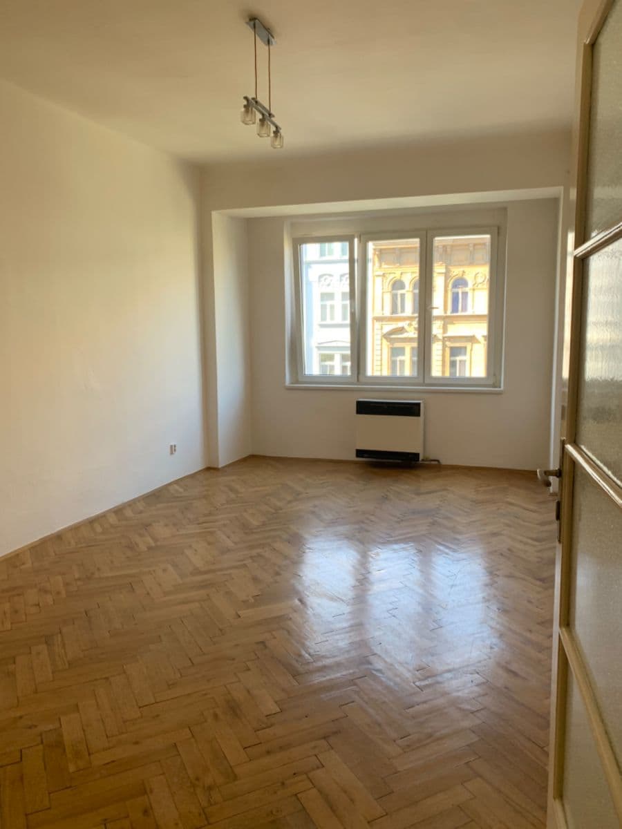 Prenájom bytu 2-izbový 54 m², 28. pluku, Praha, Praha Prenájom bytu 2-izbový 54 m², 28. pluku, Praha, Praha