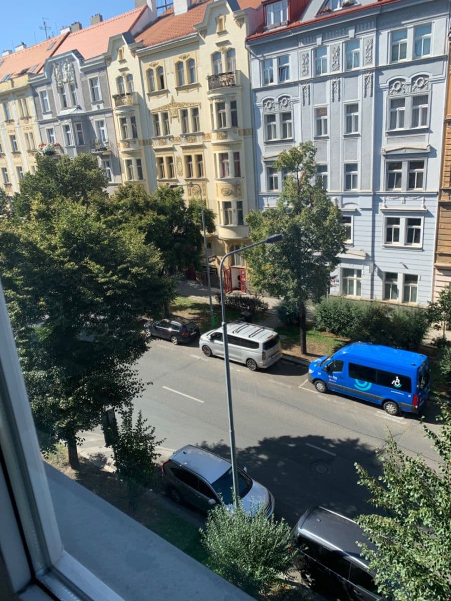Prenájom bytu 2-izbový 54 m², 28. pluku, Praha, Praha Prenájom bytu 2-izbový 54 m², 28. pluku, Praha, Praha