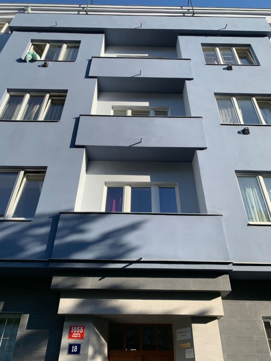 Prenájom bytu 2-izbový 54 m², 28. pluku, Praha, Praha Prenájom bytu 2-izbový 54 m², 28. pluku, Praha, Praha