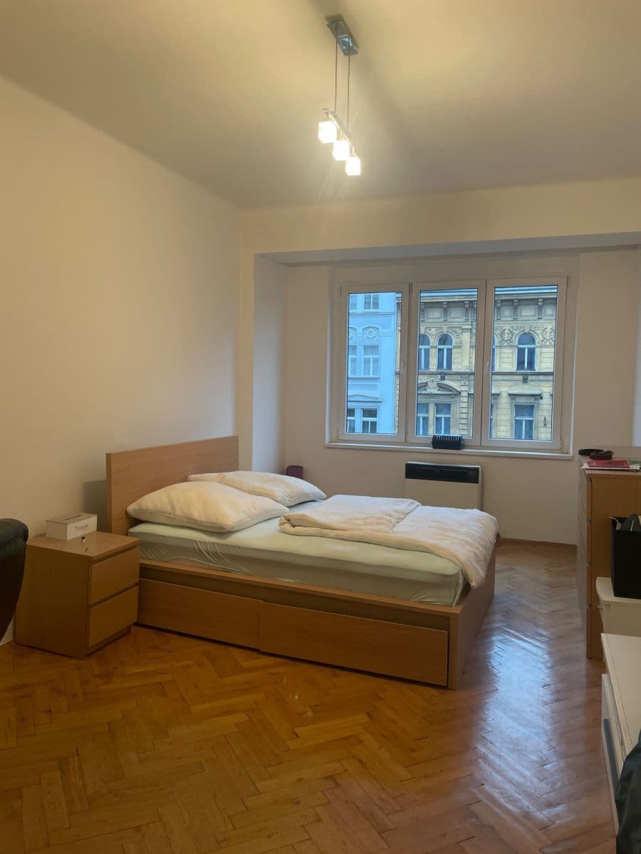 Prenájom bytu 2-izbový 54 m², 28. pluku, Praha, Praha Prenájom bytu 2-izbový 54 m², 28. pluku, Praha, Praha