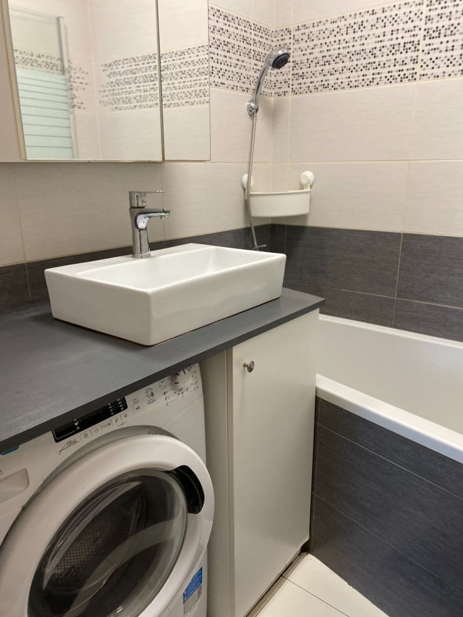 Predaj bytu 4-izbový 76 m², Střelničná, Praha, Praha Predaj bytu 4-izbový 76 m², Střelničná, Praha, Praha