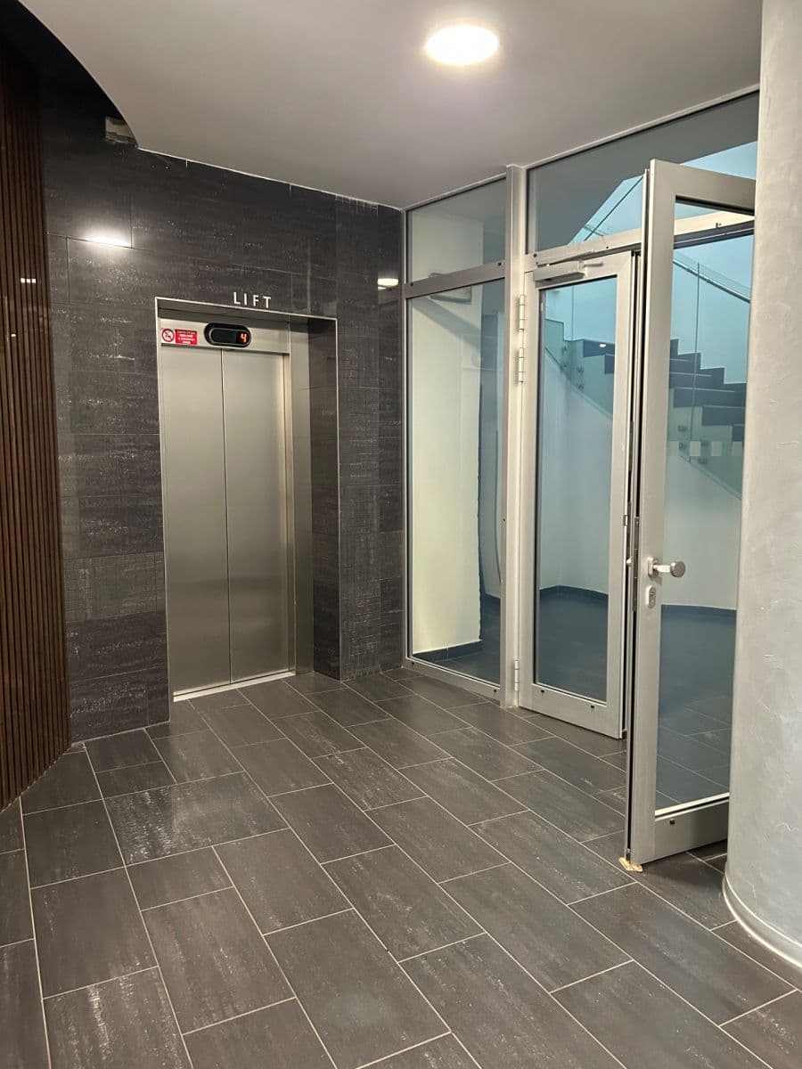 Prenájom bytu 1-izbový 27 m², Suchdolské náměstí, Praha, Praha Prenájom bytu 1-izbový 27 m², Suchdolské náměstí, Praha, Praha