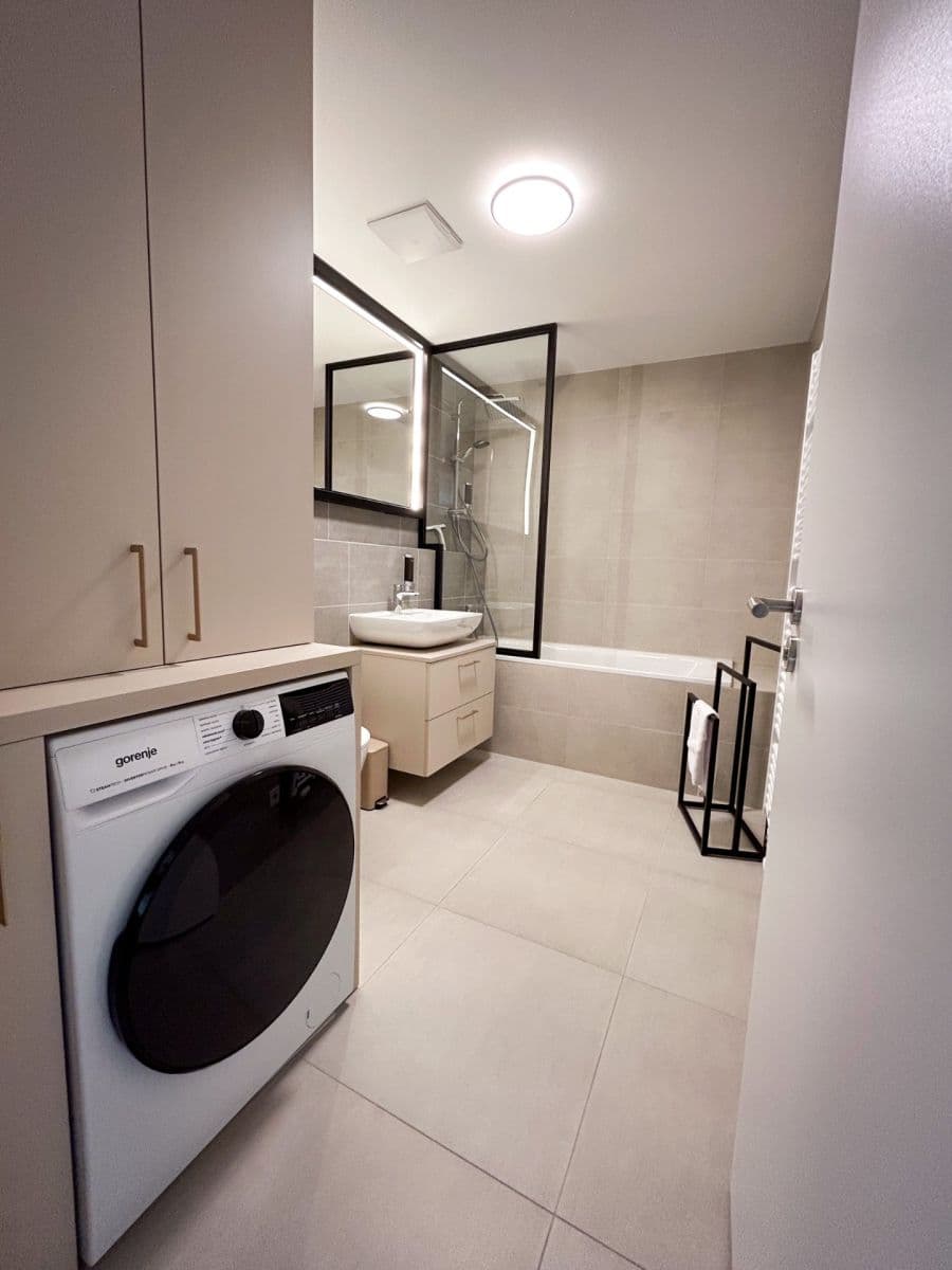 Prenájom bytu 1-izbový 32 m², Olgy Havlové, Praha, Praha Prenájom bytu 1-izbový 32 m², Olgy Havlové, Praha, Praha