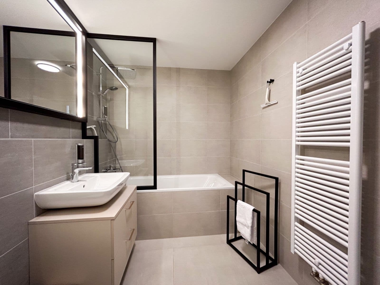 Prenájom bytu 1-izbový 32 m², Olgy Havlové, Praha, Praha Prenájom bytu 1-izbový 32 m², Olgy Havlové, Praha, Praha