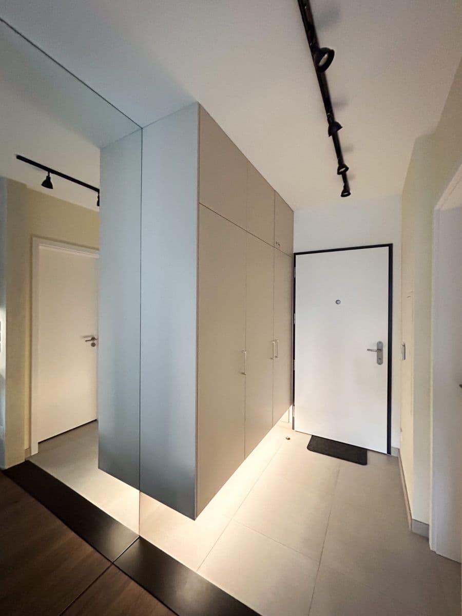 Prenájom bytu 1-izbový 32 m², Olgy Havlové, Praha, Praha Prenájom bytu 1-izbový 32 m², Olgy Havlové, Praha, Praha