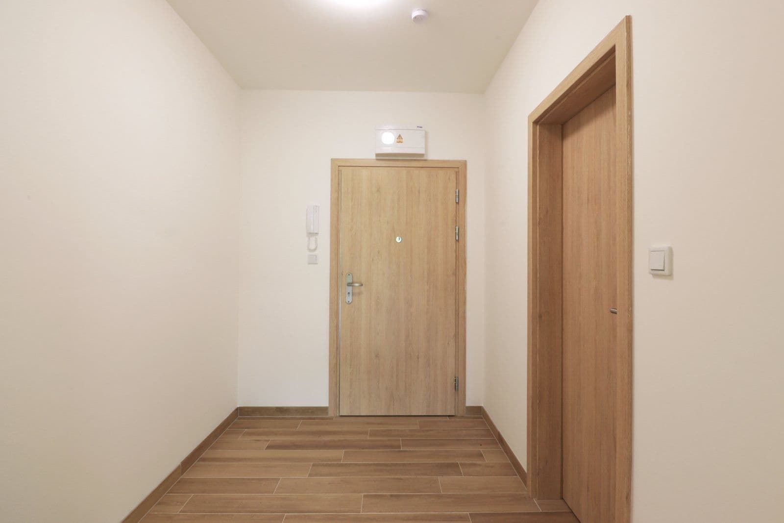 Prenájom bytu 1-izbový 37 m², Lázeňská, Slaný, Středočeský kraj Prenájom bytu 1-izbový 37 m², Lázeňská, Slaný, Středočeský kraj