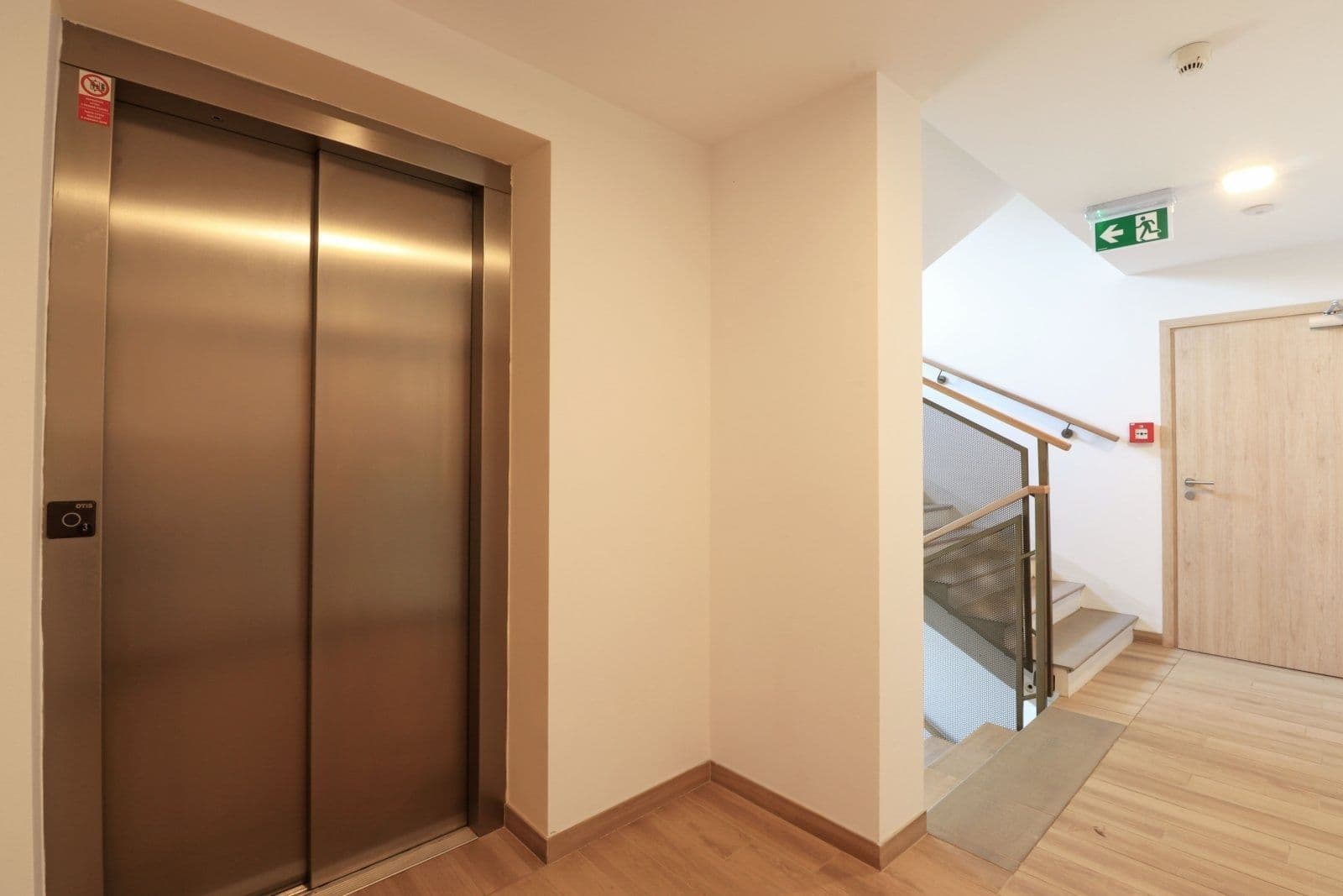 Prenájom bytu 1-izbový 37 m², Lázeňská, Slaný, Středočeský kraj Prenájom bytu 1-izbový 37 m², Lázeňská, Slaný, Středočeský kraj