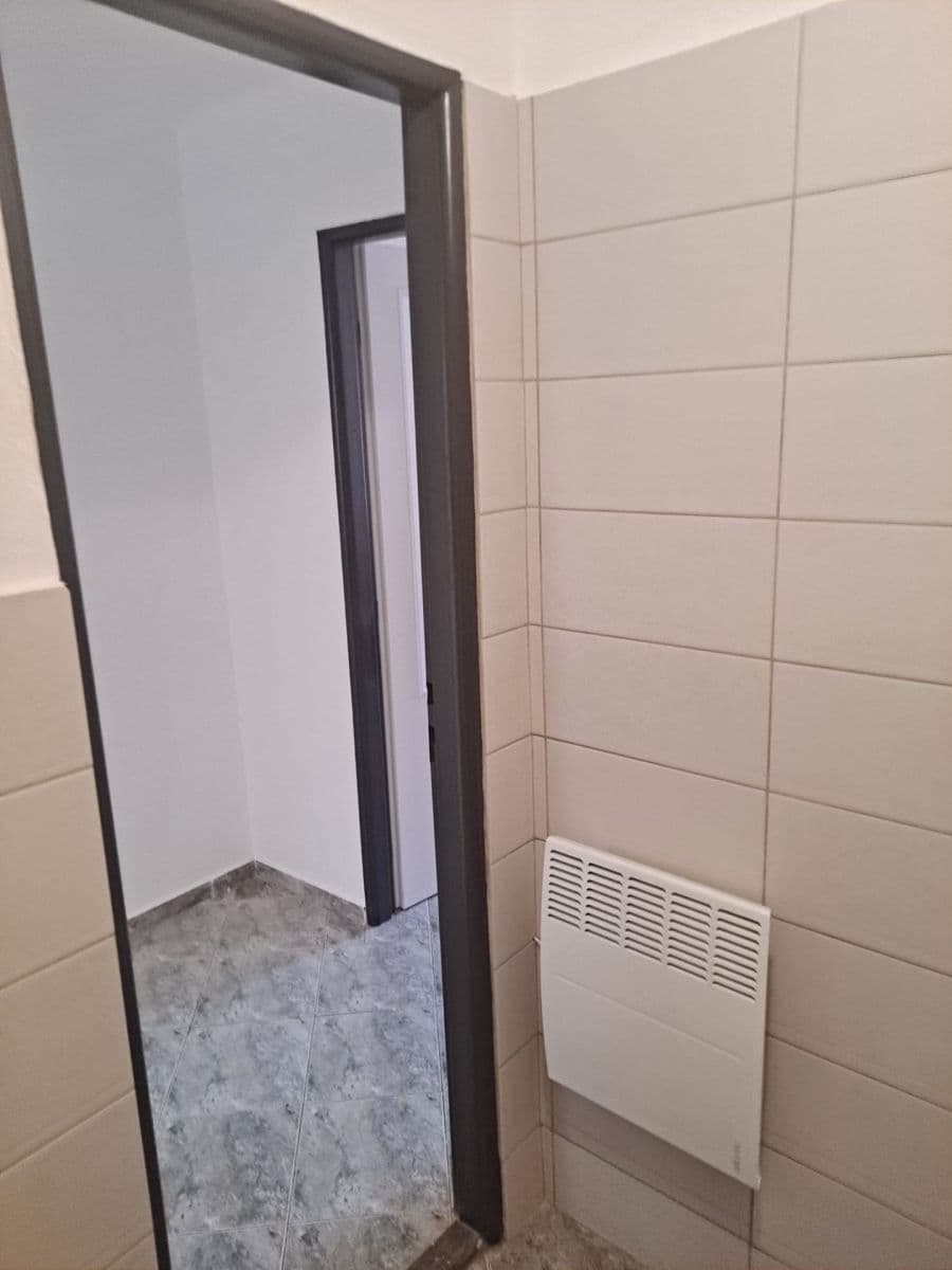 Prenájom bytu 1-izbový 30 m², Husova, Třeboň, Jihočeský kraj Prenájom bytu 1-izbový 30 m², Husova, Třeboň, Jihočeský kraj