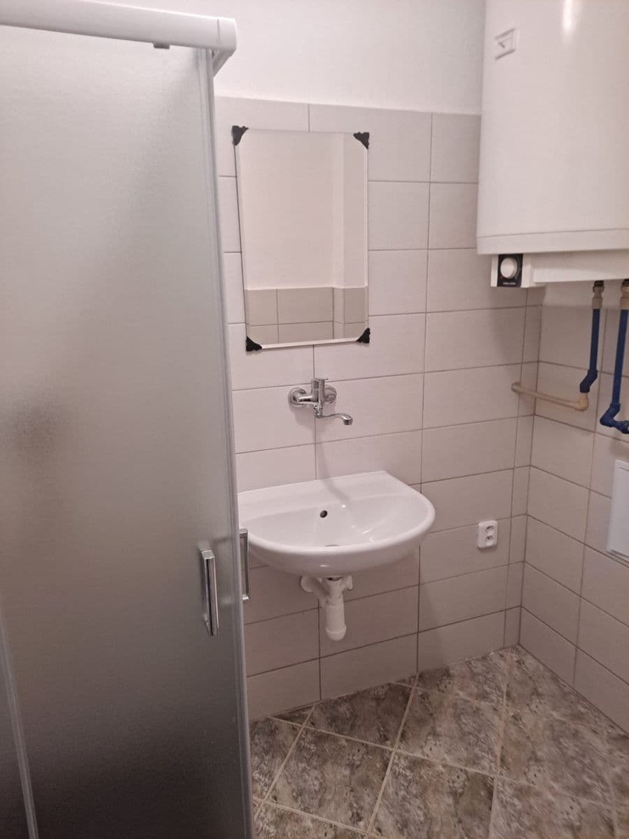 Prenájom bytu 1-izbový 30 m², Husova, Třeboň, Jihočeský kraj Prenájom bytu 1-izbový 30 m², Husova, Třeboň, Jihočeský kraj