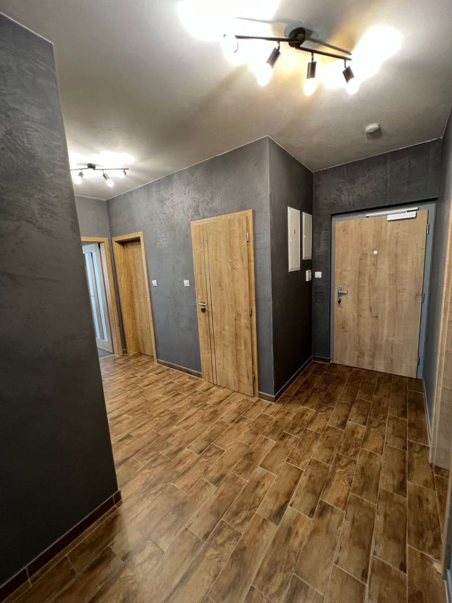 Prenájom bytu 3-izbový 85 m², Učňovská, Praha, Praha Prenájom bytu 3-izbový 85 m², Učňovská, Praha, Praha