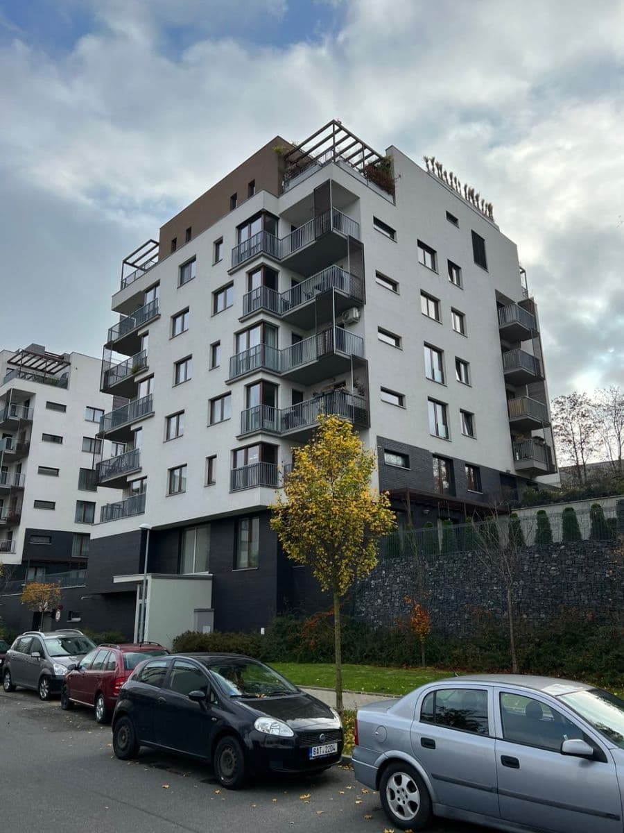 Prenájom bytu 3-izbový 85 m², Učňovská, Praha, Praha Prenájom bytu 3-izbový 85 m², Učňovská, Praha, Praha