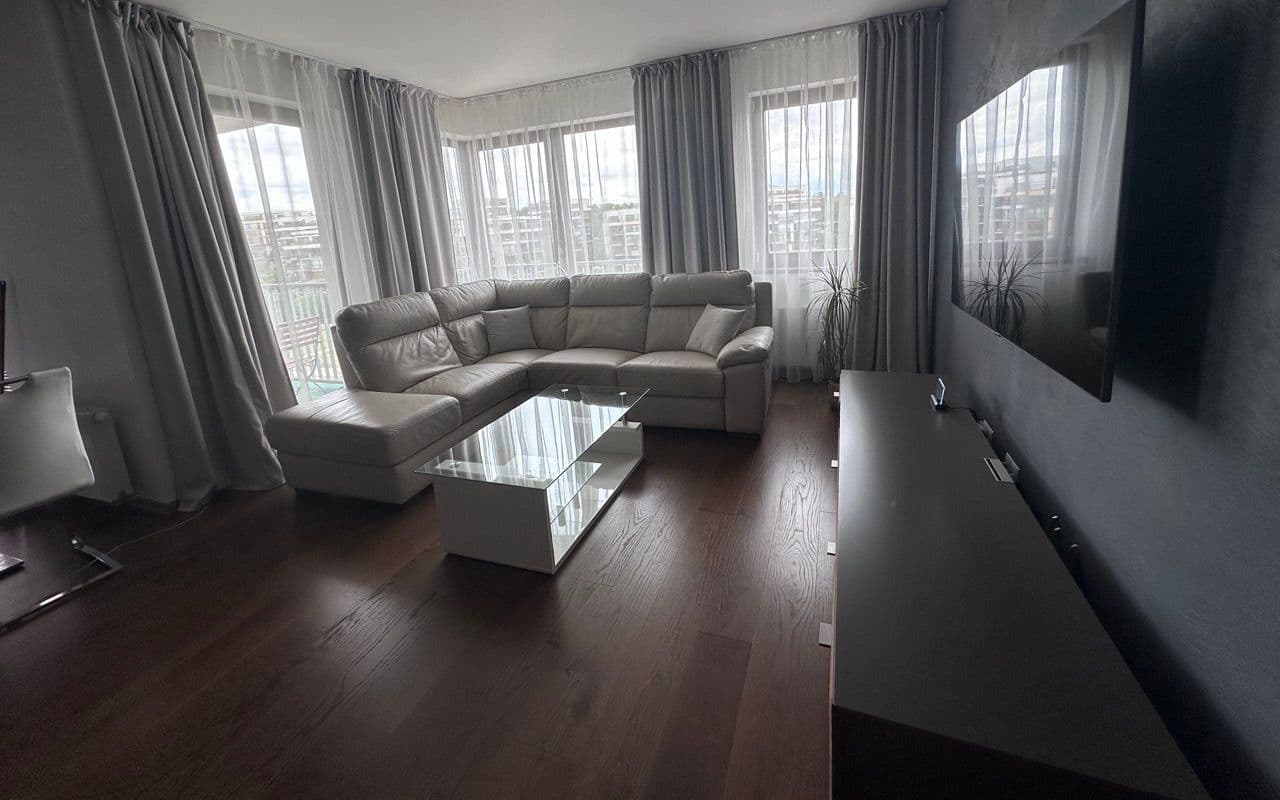 Prenájom bytu 3-izbový 85 m², Učňovská, Praha, Praha Prenájom bytu 3-izbový 85 m², Učňovská, Praha, Praha