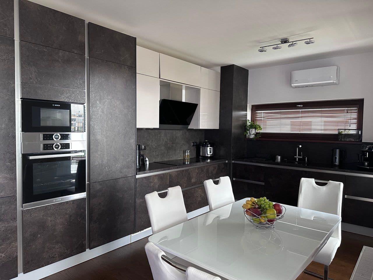 Prenájom bytu 3-izbový 85 m², Učňovská, Praha, Praha Prenájom bytu 3-izbový 85 m², Učňovská, Praha, Praha