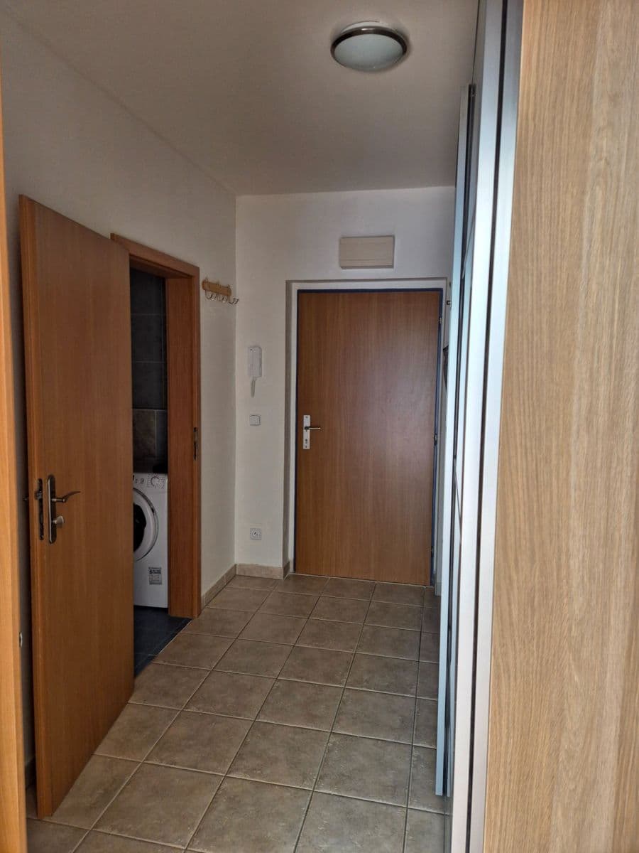 Prenájom bytu 1-izbový 33 m², Kudrnova, Praha, Praha Prenájom bytu 1-izbový 33 m², Kudrnova, Praha, Praha