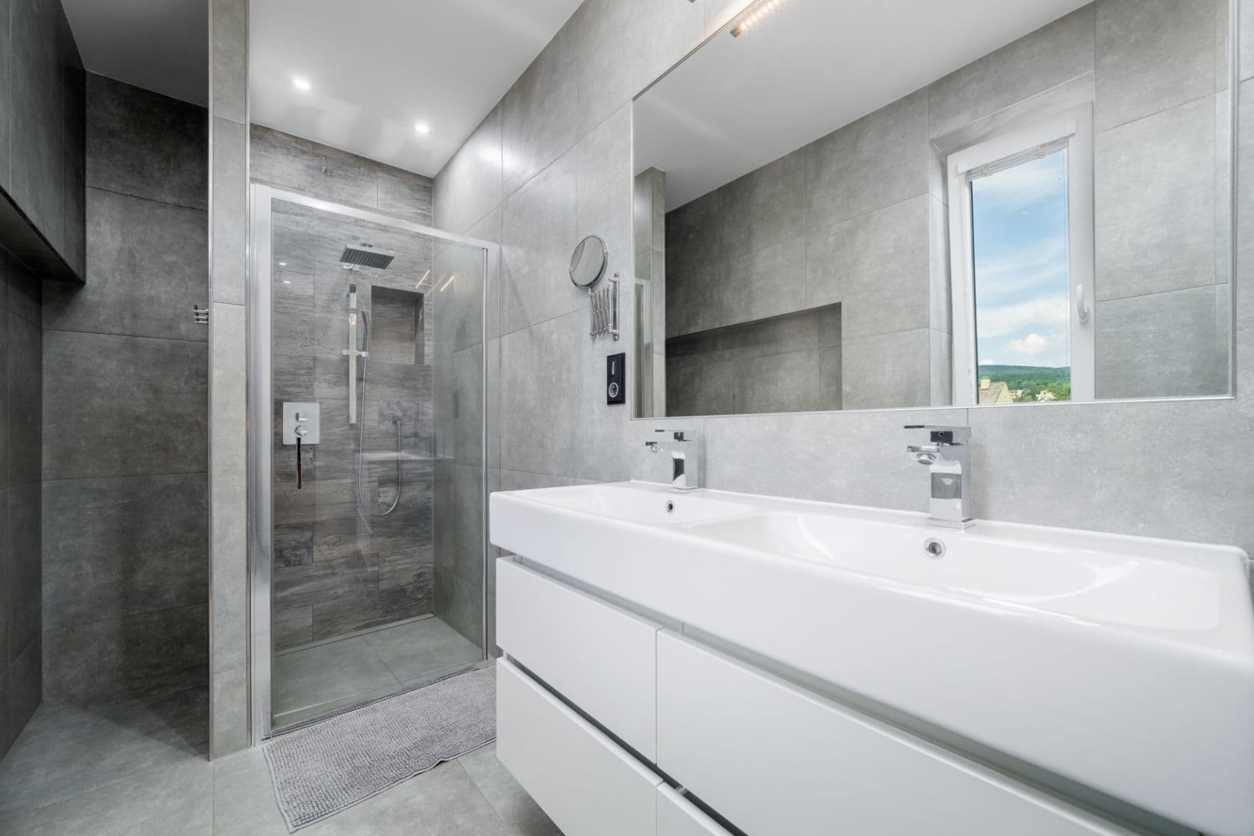 Predaj bytu 3-izbový 96 m², Na Valech, Liberec, Liberecký kraj Predaj bytu 3-izbový 96 m², Na Valech, Liberec, Liberecký kraj