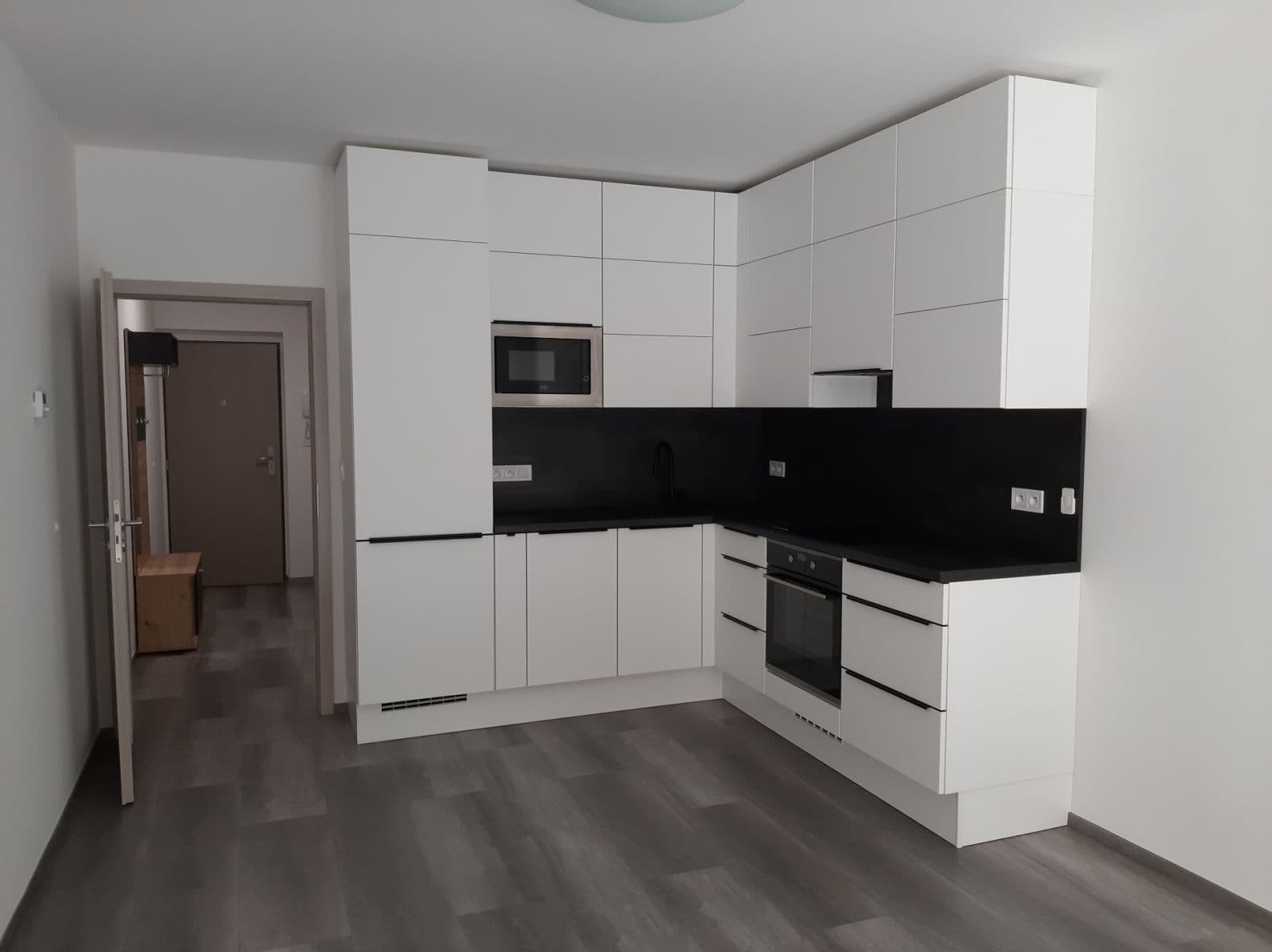 Prenájom bytu 1-izbový 32 m², Frištenského, Olomouc, Olomoucký kraj Prenájom bytu 1-izbový 32 m², Frištenského, Olomouc, Olomoucký kraj