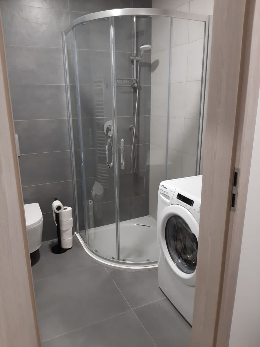 Prenájom bytu 1-izbový 32 m², Frištenského, Olomouc, Olomoucký kraj Prenájom bytu 1-izbový 32 m², Frištenského, Olomouc, Olomoucký kraj