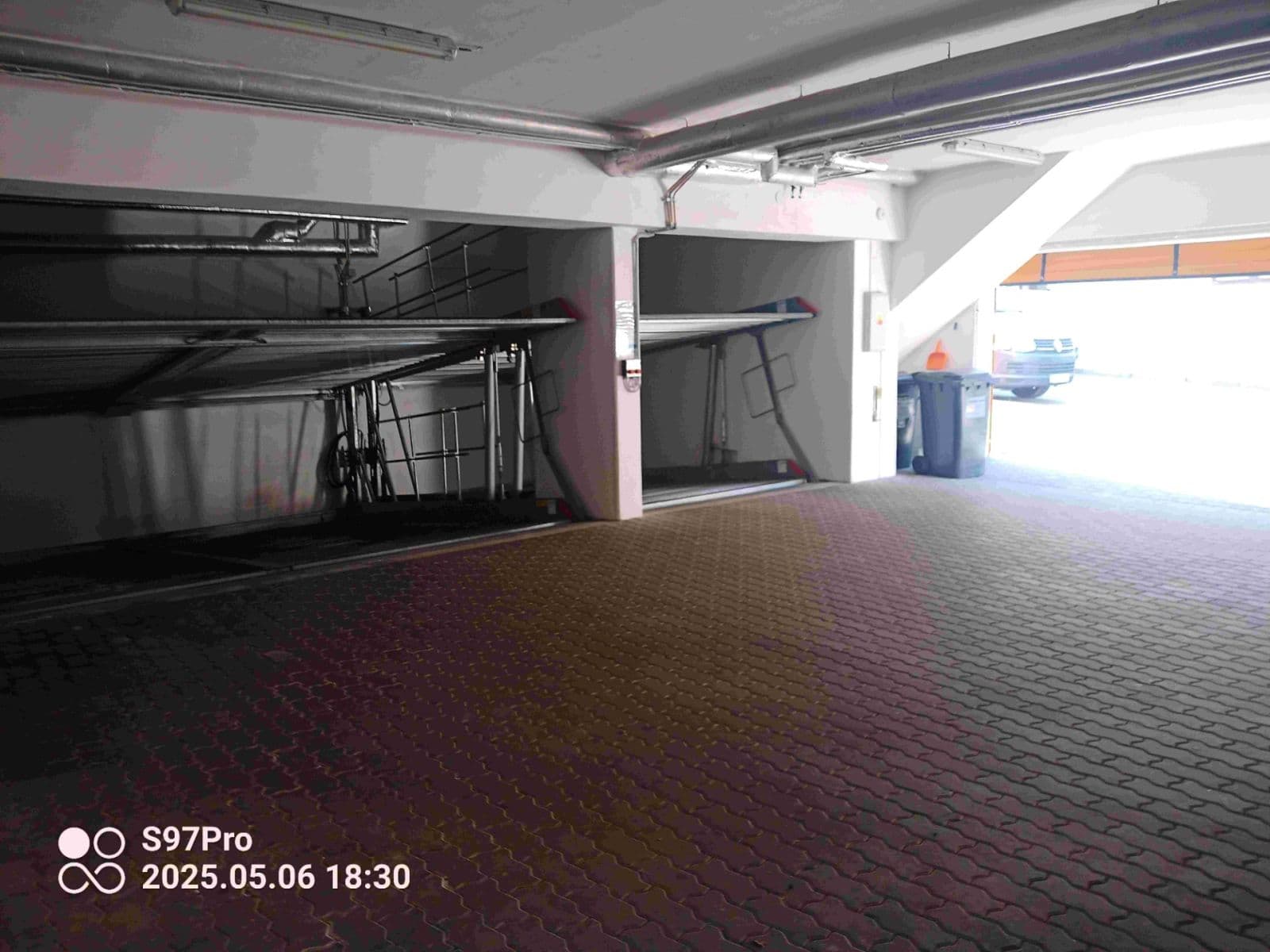 Prenájom garáže 10 m², Musílkova, Praha, Praha Prenájom garáže 10 m², Musílkova, Praha, Praha