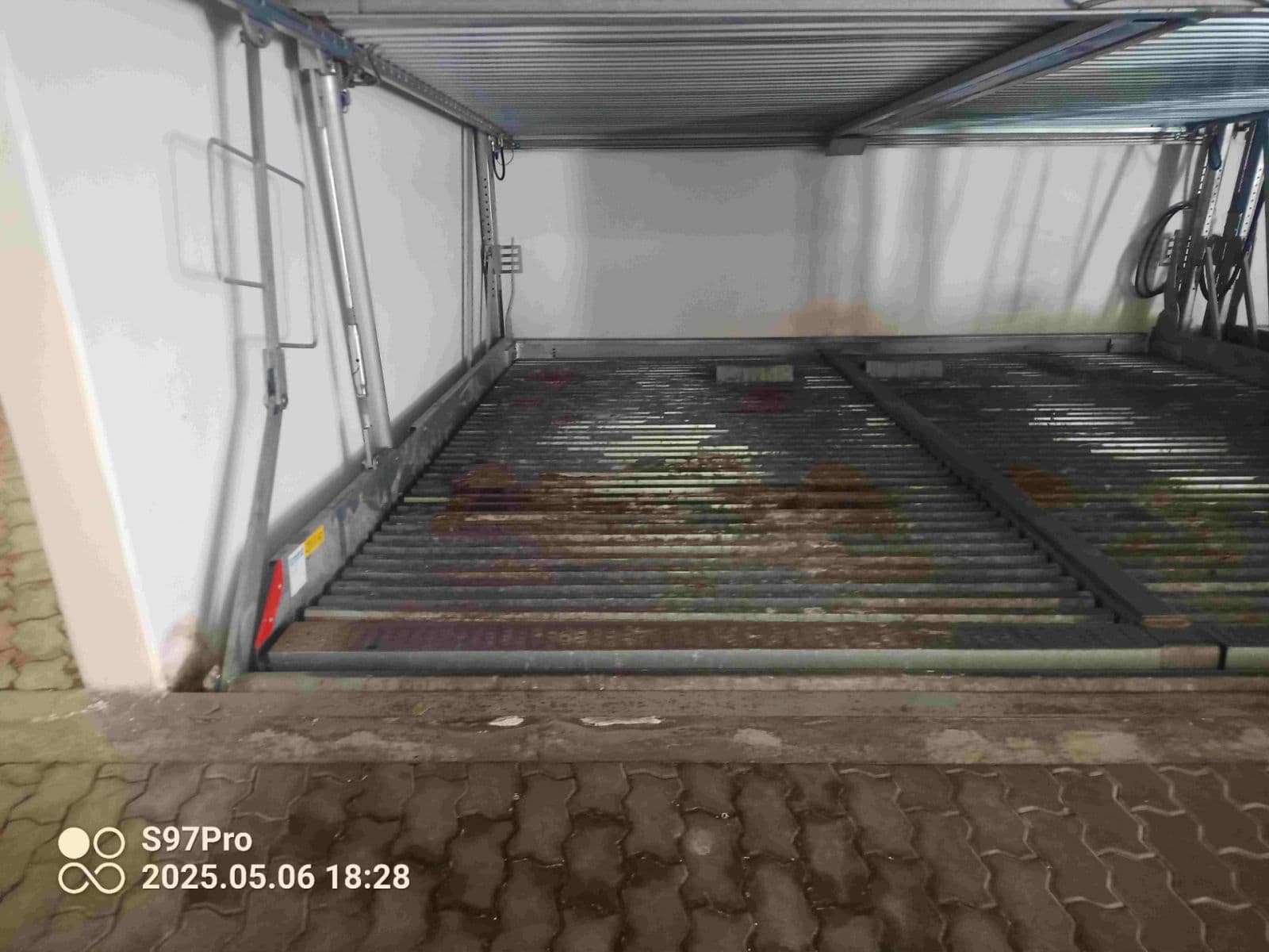 Prenájom garáže 10 m², Musílkova, Praha, Praha Prenájom garáže 10 m², Musílkova, Praha, Praha