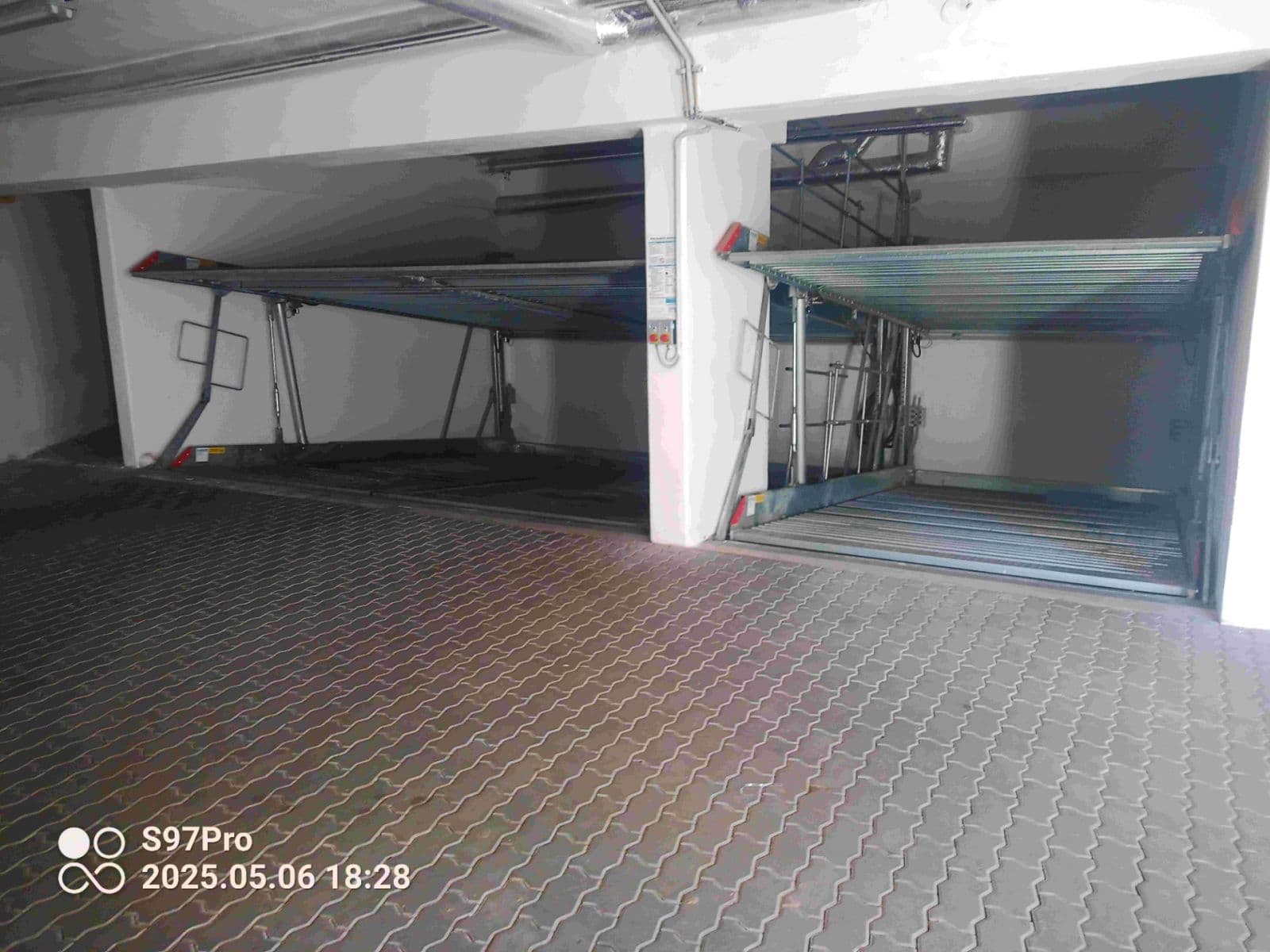 Prenájom garáže 10 m², Musílkova, Praha, Praha Prenájom garáže 10 m², Musílkova, Praha, Praha