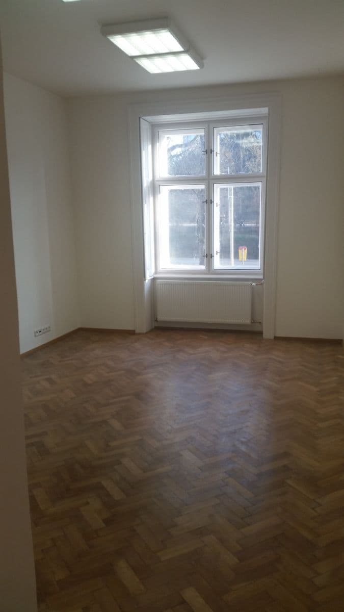 Prenájom bytu 2-izbový 45 m², Vinohradská, Praha, Praha Prenájom bytu 2-izbový 45 m², Vinohradská, Praha, Praha