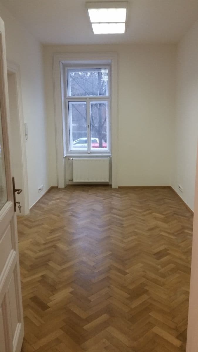 Prenájom bytu 2-izbový 45 m², Vinohradská, Praha, Praha Prenájom bytu 2-izbový 45 m², Vinohradská, Praha, Praha