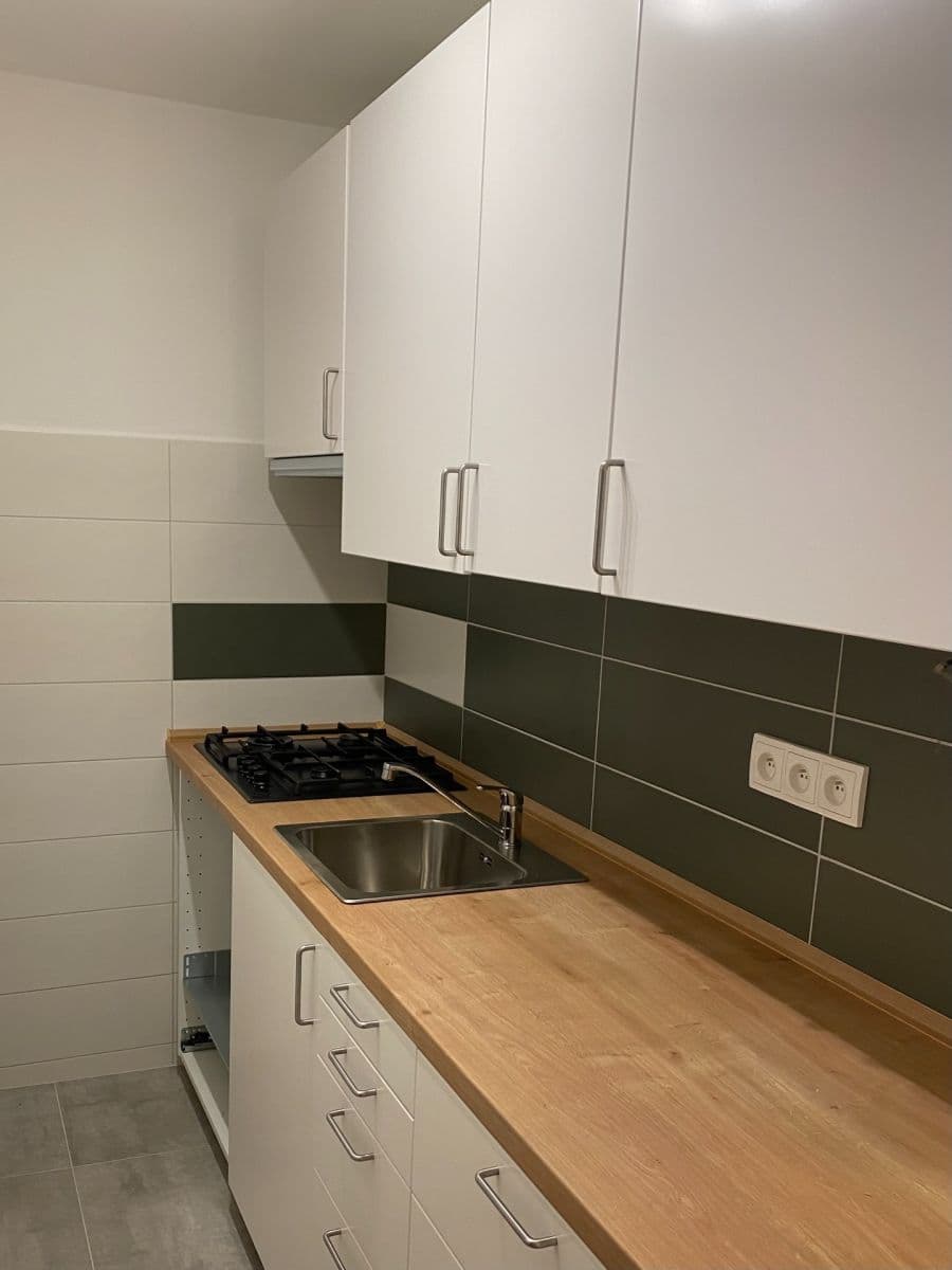 Prenájom bytu 1-izbový 34 m², Fügnerova, Poděbrady, Středočeský kraj Prenájom bytu 1-izbový 34 m², Fügnerova, Poděbrady, Středočeský kraj