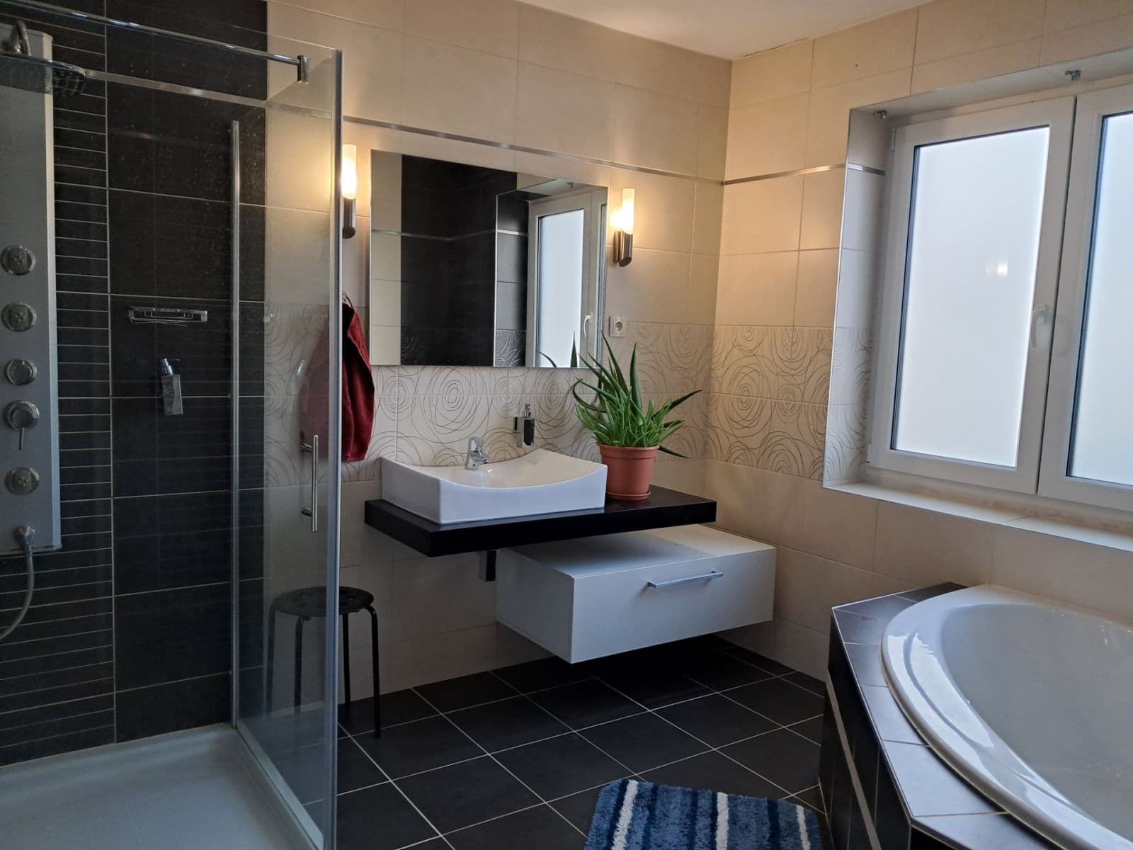 Prenájom domu 165 m², pozemek 341 m², Višňová, Nový Bor, Liberecký kraj Prenájom domu 165 m², pozemek 341 m², Višňová, Nový Bor, Liberecký kraj