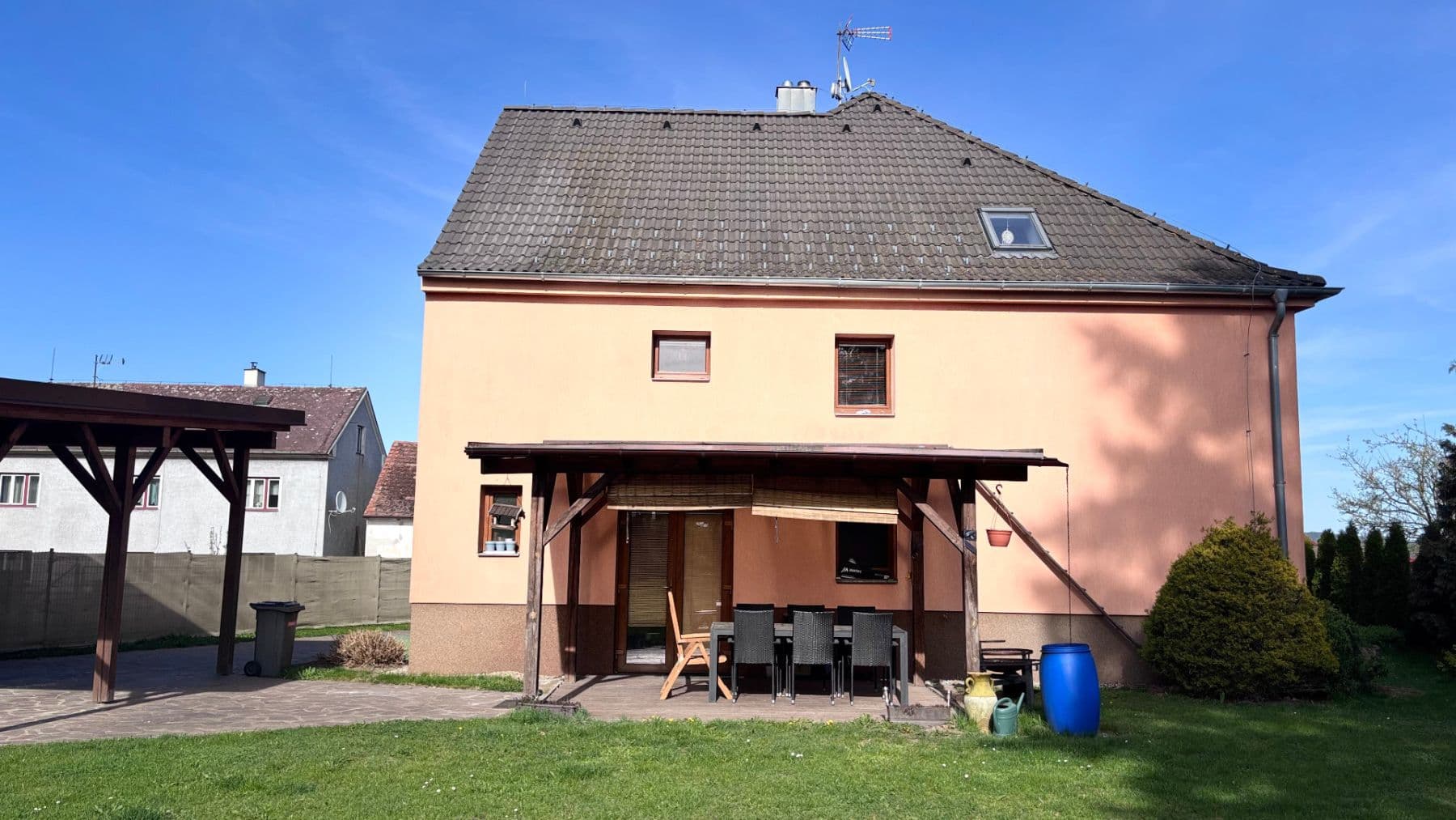 Predaj domu 222 m², pozemek 1.115 m², Oslov, Jihočeský kraj Predaj domu 222 m², pozemek 1.115 m², Oslov, Jihočeský kraj