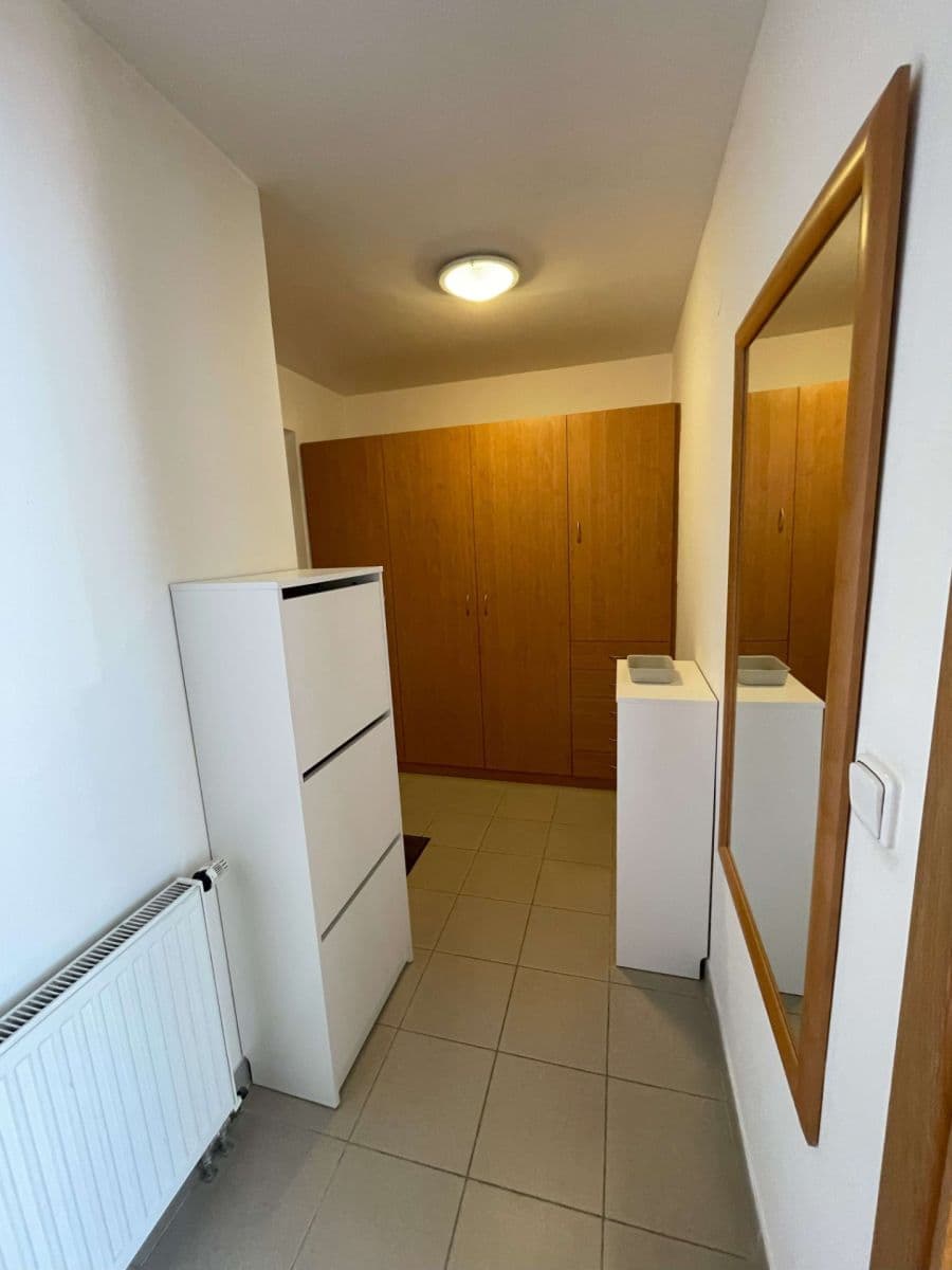 Prenájom bytu 1-izbový 34 m², Počernická, Praha, Praha Prenájom bytu 1-izbový 34 m², Počernická, Praha, Praha