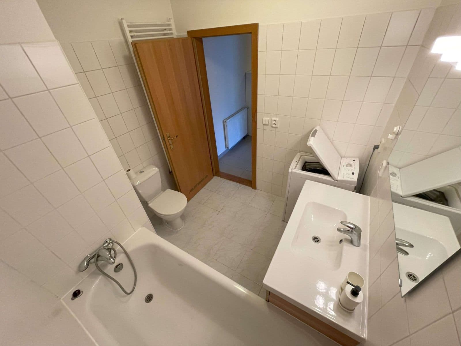 Prenájom bytu 1-izbový 34 m², Počernická, Praha, Praha Prenájom bytu 1-izbový 34 m², Počernická, Praha, Praha