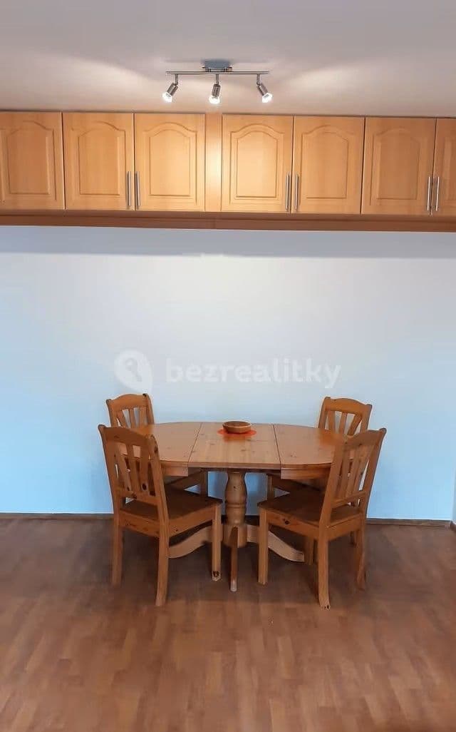 Prenájom bytu 3-izbový 75 m², Lešenská, Praha, Praha Prenájom bytu 3-izbový 75 m², Lešenská, Praha, Praha