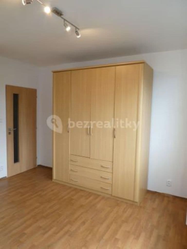Prenájom bytu 3-izbový 75 m², Lešenská, Praha, Praha Prenájom bytu 3-izbový 75 m², Lešenská, Praha, Praha