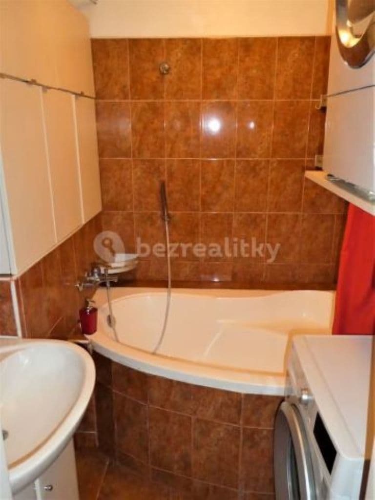 Prenájom bytu 3-izbový 75 m², Lešenská, Praha, Praha Prenájom bytu 3-izbový 75 m², Lešenská, Praha, Praha