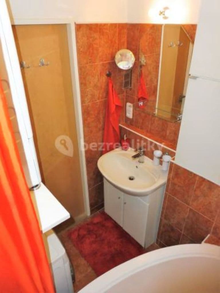 Prenájom bytu 3-izbový 75 m², Lešenská, Praha, Praha Prenájom bytu 3-izbový 75 m², Lešenská, Praha, Praha