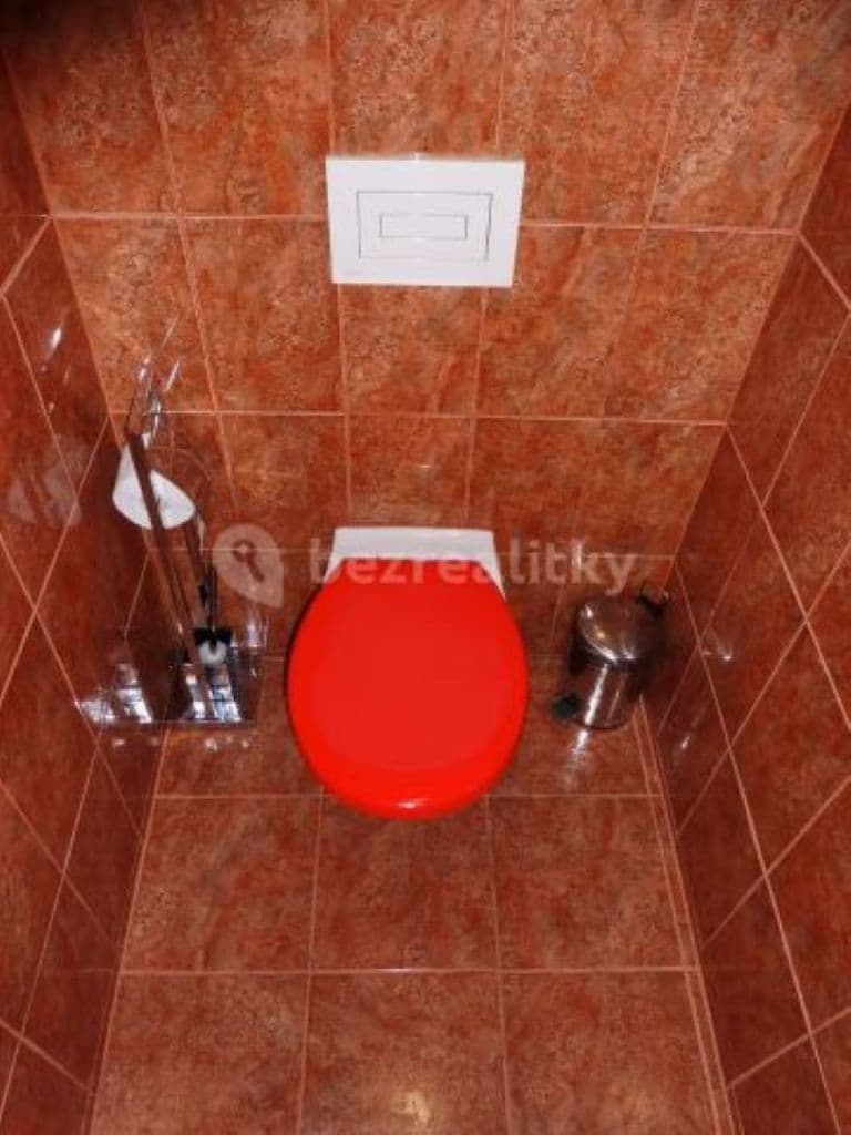 Prenájom bytu 3-izbový 75 m², Lešenská, Praha, Praha Prenájom bytu 3-izbový 75 m², Lešenská, Praha, Praha