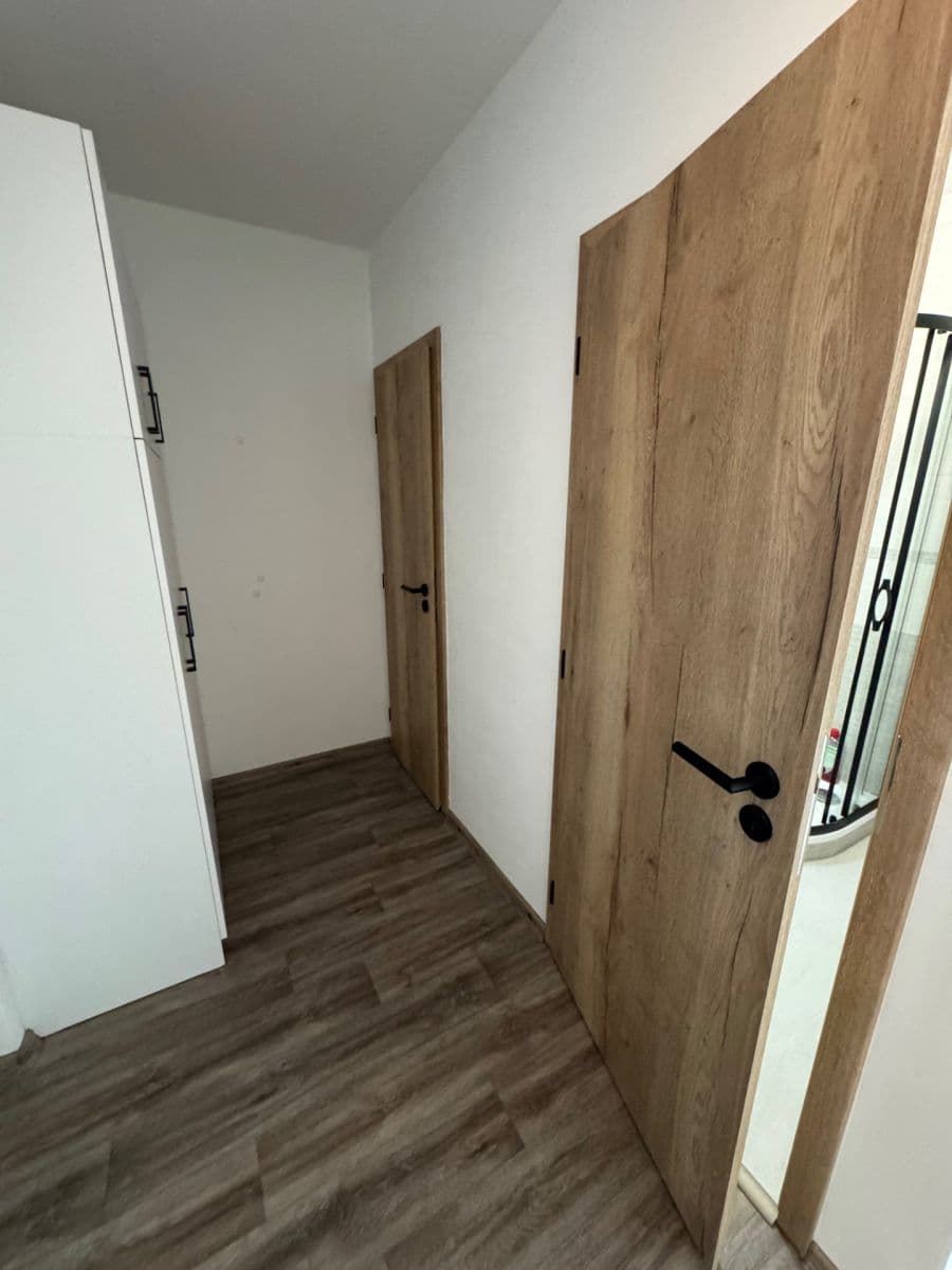 Prenájom bytu 2-izbový 41 m², Nová Pražská, Benešov, Středočeský kraj Prenájom bytu 2-izbový 41 m², Nová Pražská, Benešov, Středočeský kraj