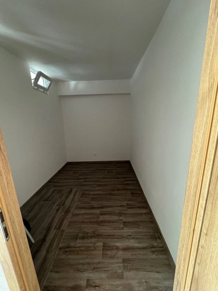 Prenájom bytu 2-izbový 41 m², Nová Pražská, Benešov, Středočeský kraj Prenájom bytu 2-izbový 41 m², Nová Pražská, Benešov, Středočeský kraj