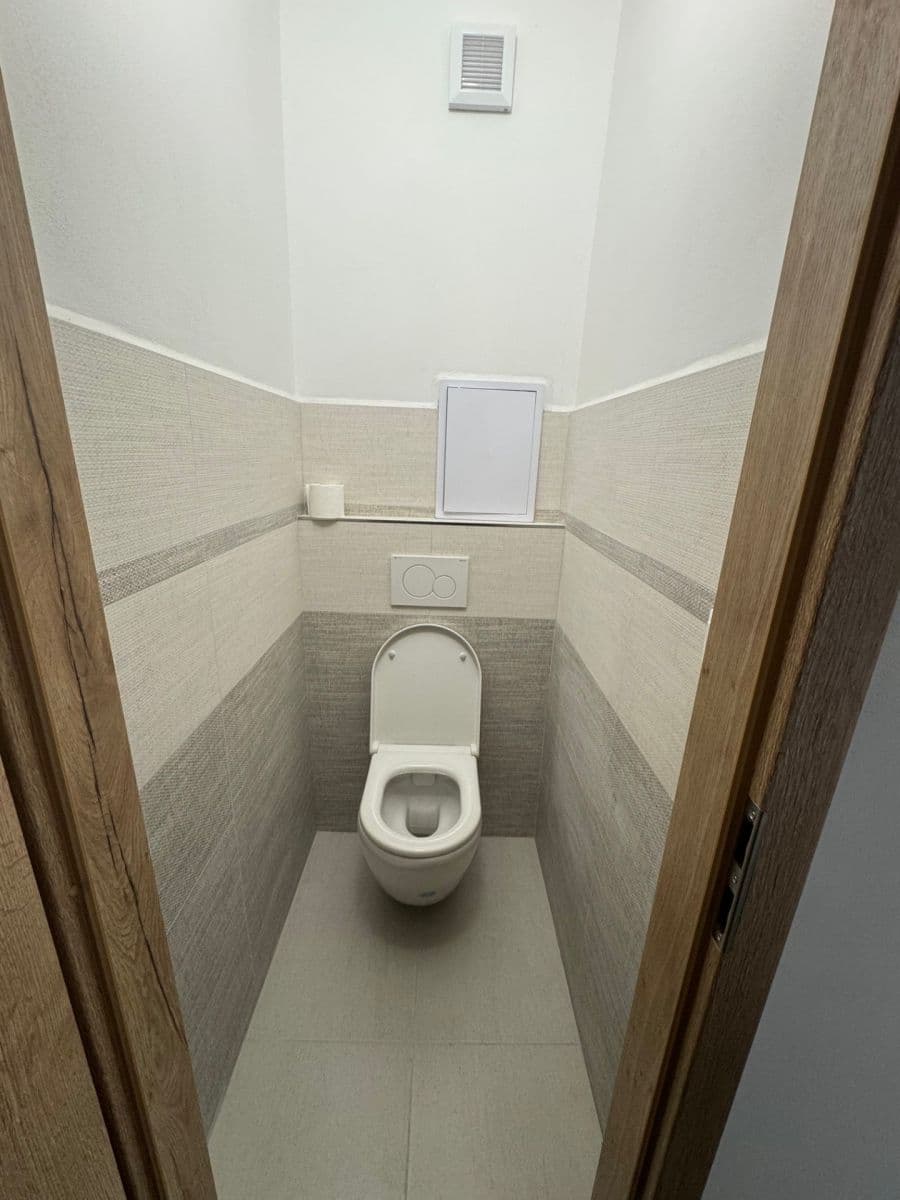 Prenájom bytu 2-izbový 41 m², Nová Pražská, Benešov, Středočeský kraj Prenájom bytu 2-izbový 41 m², Nová Pražská, Benešov, Středočeský kraj