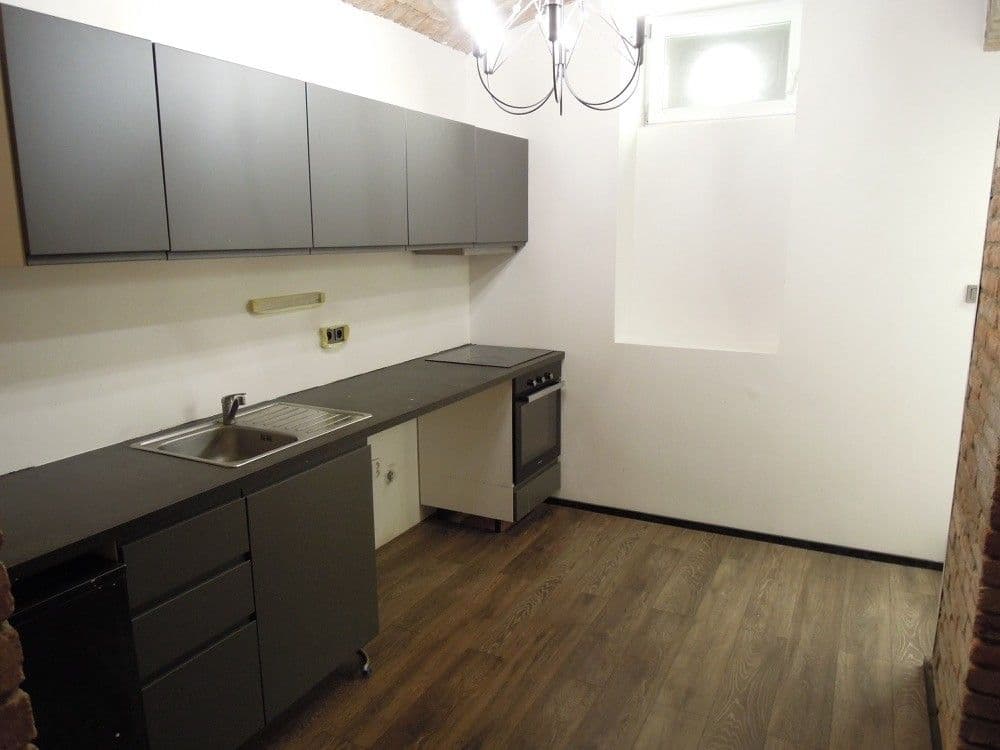 Prenájom bytu 1-izbový 49 m², Seifertova, Praha, Praha Prenájom bytu 1-izbový 49 m², Seifertova, Praha, Praha