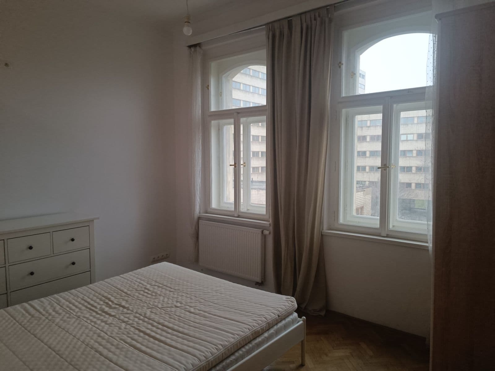 Prenájom bytu 3-izbový 80 m², Seifertova, Praha, Praha Prenájom bytu 3-izbový 80 m², Seifertova, Praha, Praha